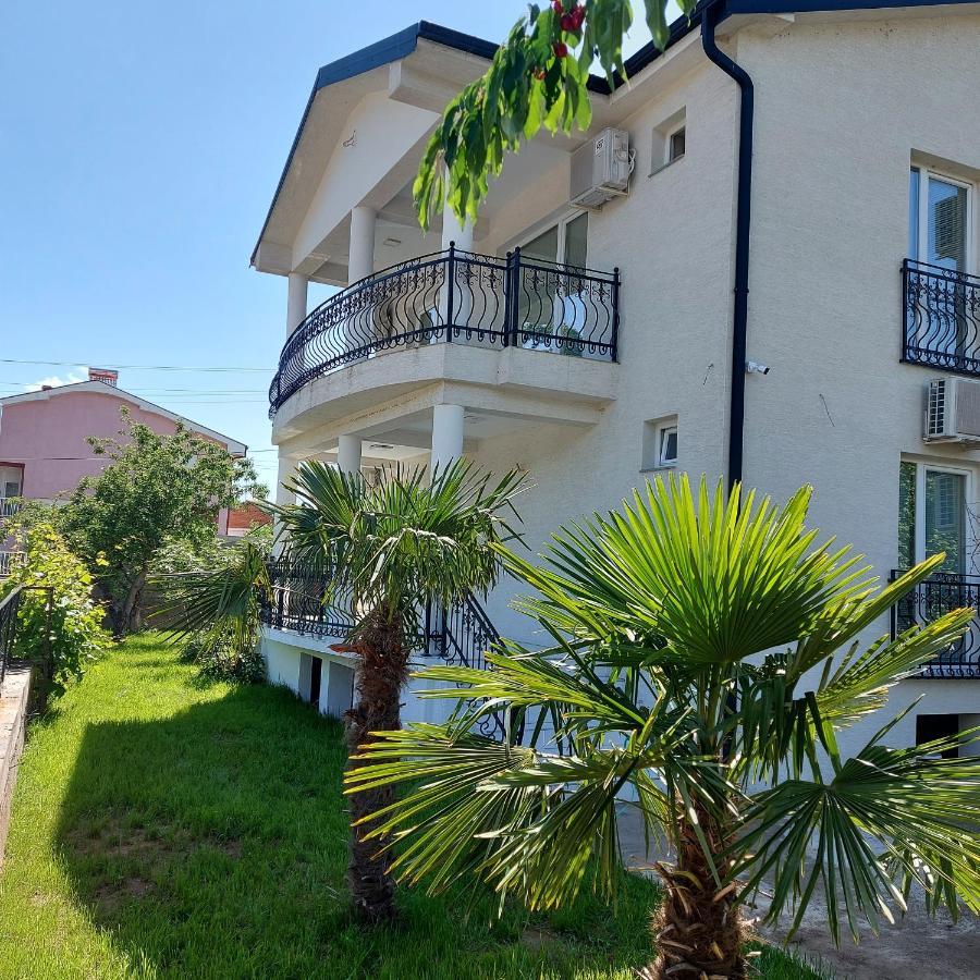 Villa Bratislava Демир-Капия Экстерьер фото
